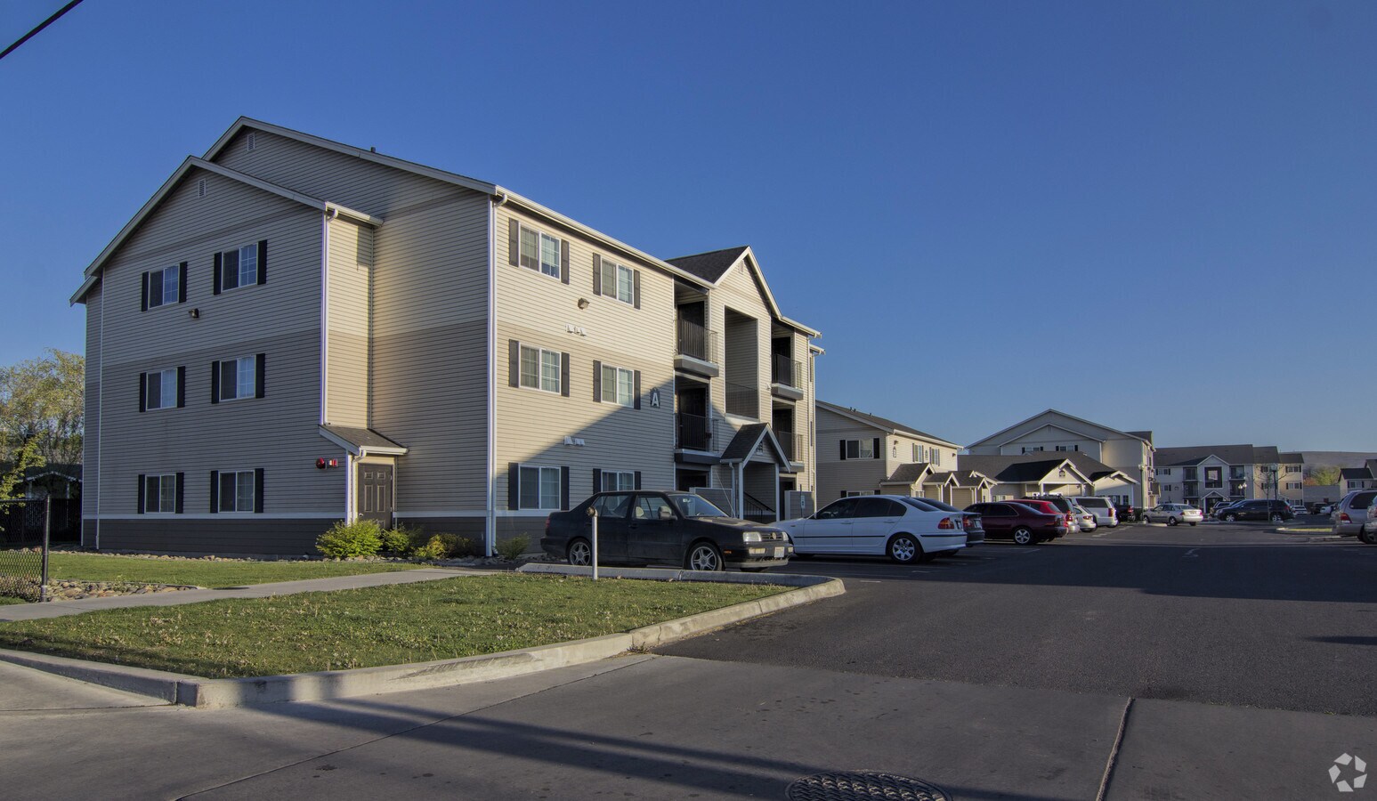 Photo - Viola Apartments