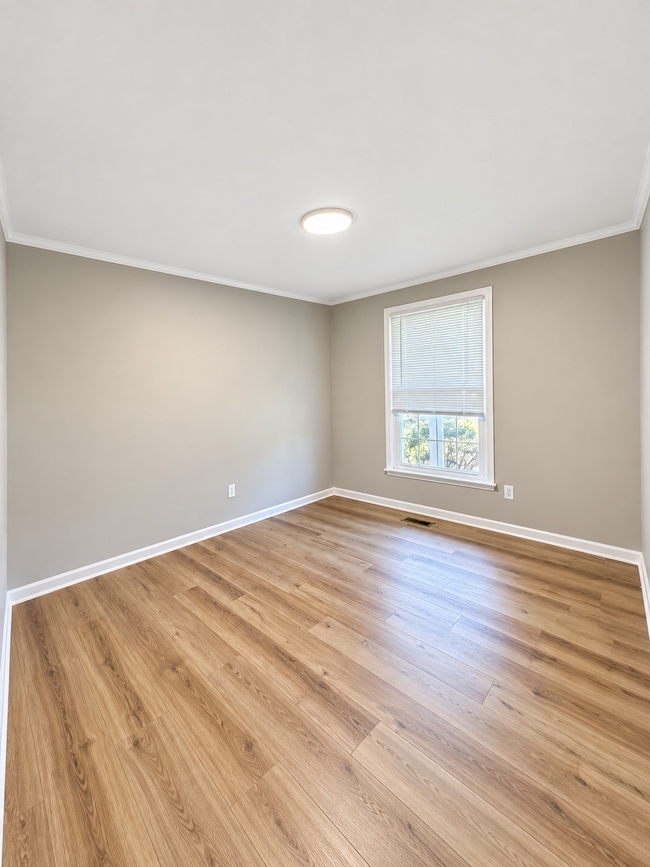 109 Ravenwood Cir