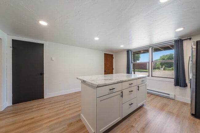 Photo - 1000 W McKinley Ave Unit 2