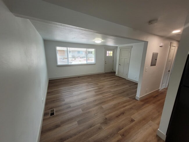 Photo - 245 W 200 N