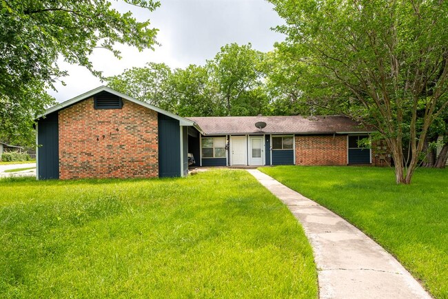 Photo - 4916 Suburban Dr Townhome