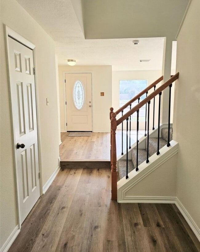 24022 Spring Briar Ln