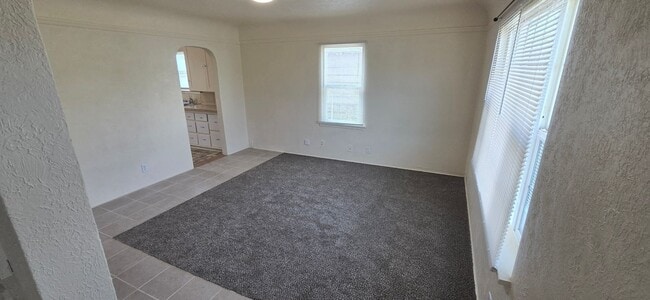 Photo - 2518 Applegate Ave