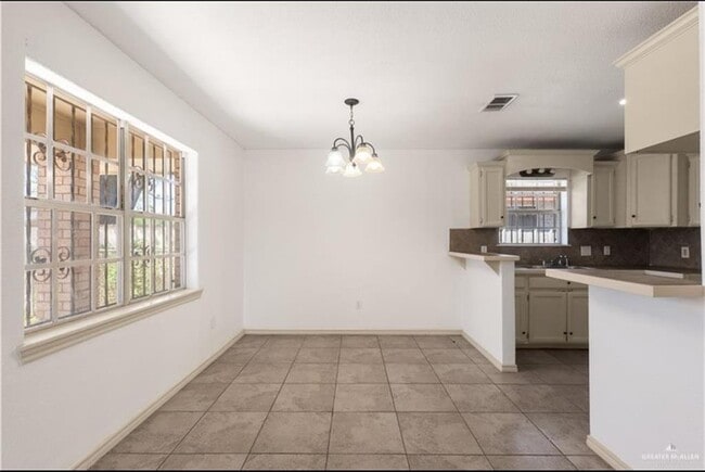 Photo - 17 Gumwood Ave