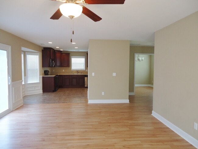 108 Preswick Dr