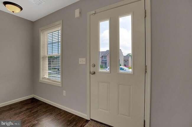 Photo - 22 Spring View