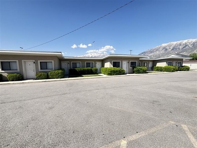 Building Photo - 1643 S State St