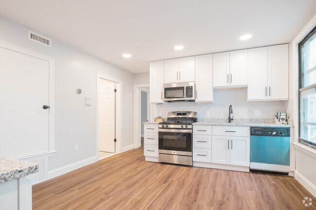 Building Photo - 344 Saratoga St Unit #2 Rental