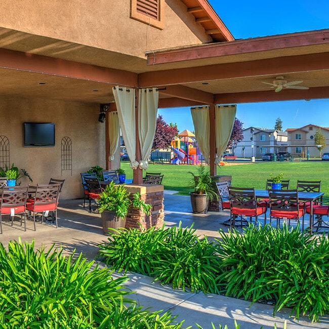 Photo - 600 Hosking Ave