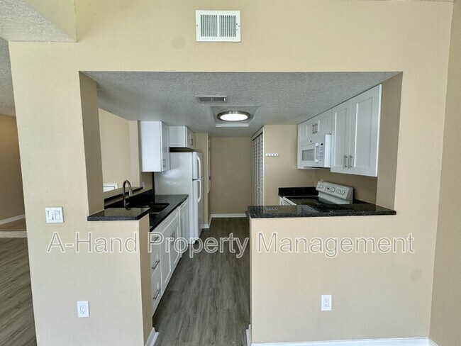 Photo - 522 Australian Way Unit A