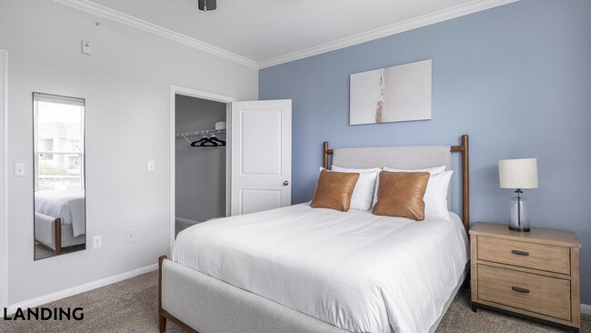 Photo - 14807 Woodland Hills Dr Unidad 5208