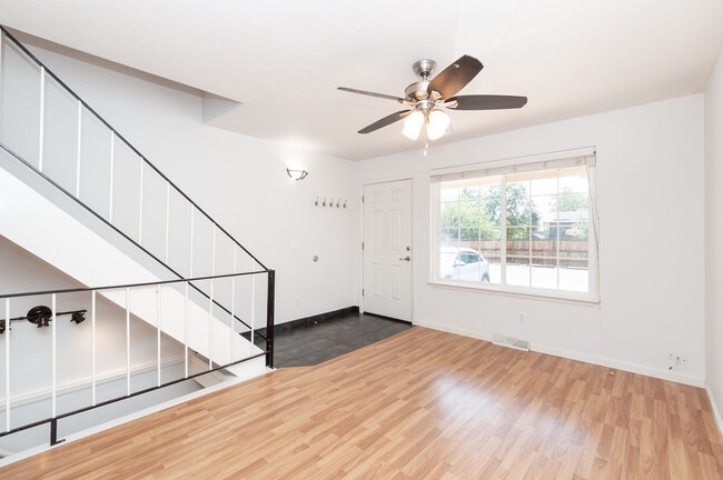 Photo - 8919 Field St