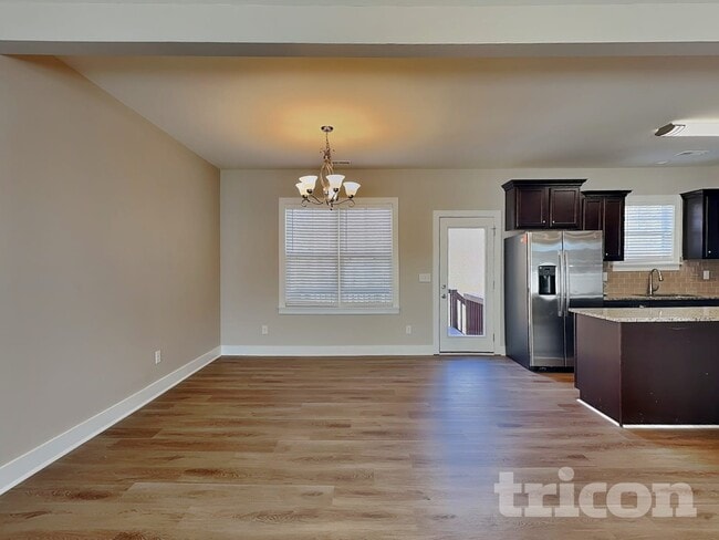 Photo - 8 Golden Crk Trl