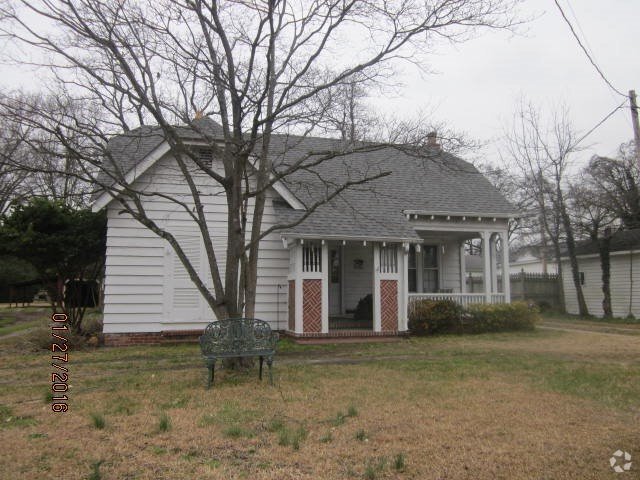 Building Photo - 400 Atlantic Christian College Dr NE Rental