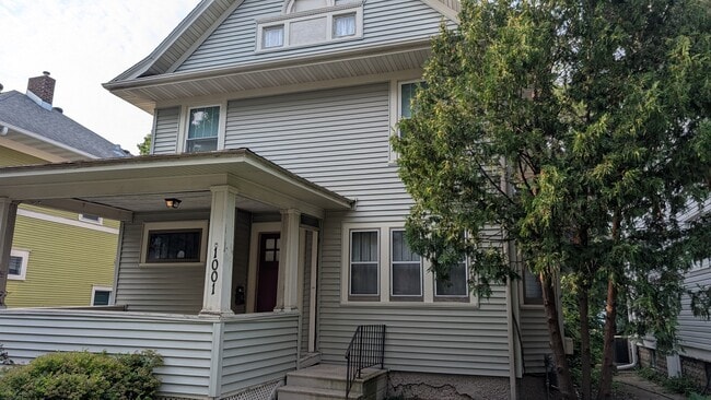 Photo - 1001 1st St SW