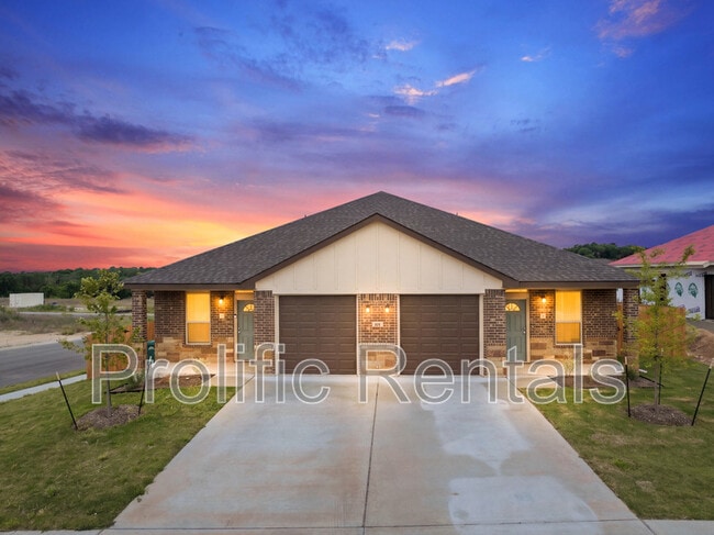 Building Photo - 101 Leon Ln