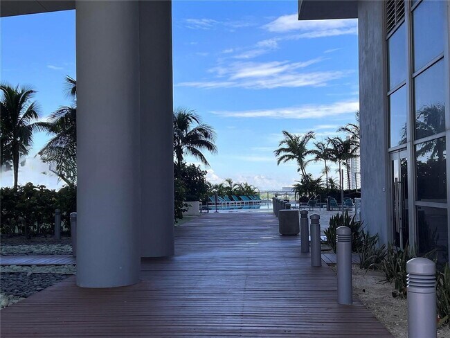 Photo - 888 Biscayne Blvd