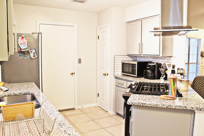 Photo - 159 Meadowbrook Ct