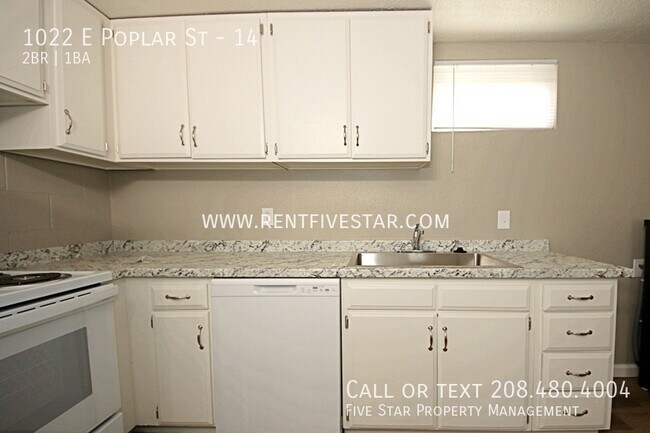 Photo - 1022 E Poplar St Unit 14