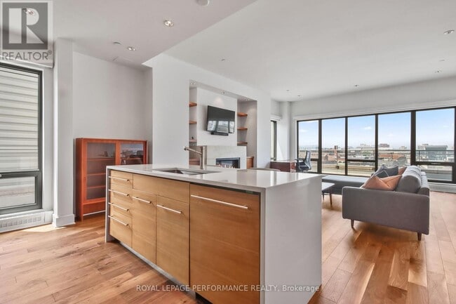 Photo - 90 George St Unité 402