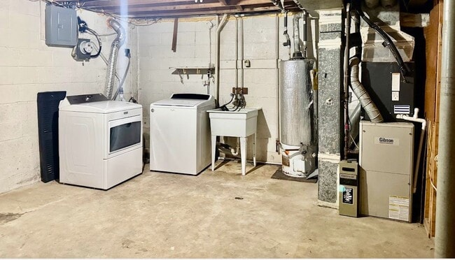 Photo - 4740 Vancouver Rd