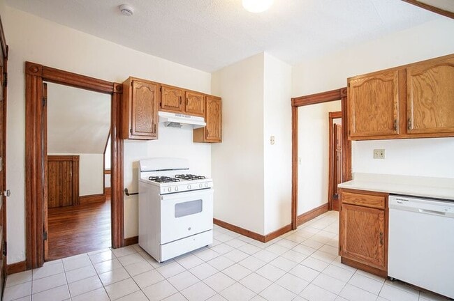 Photo - 74 Crystal Ave Unit 3rd Floor