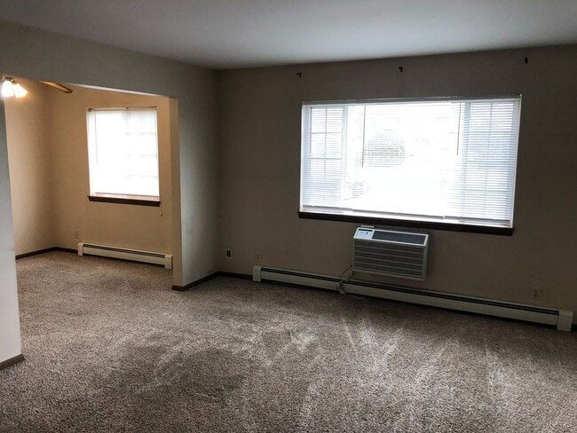 Photo - Spacious 1 bedroom plus den. Unit Apt #5