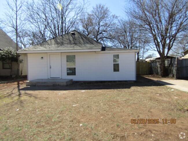 Building Photo - Historic Lawton Home. Newly renovated. Eas...