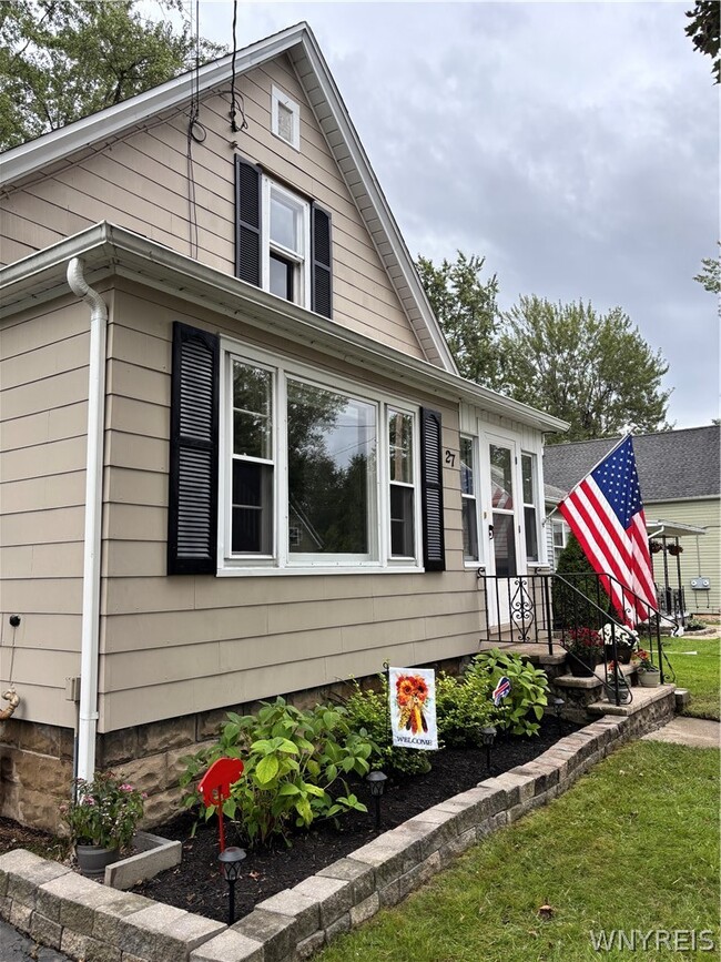 27 Brandel Ave