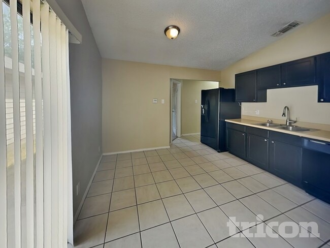 9415 Valley Moss