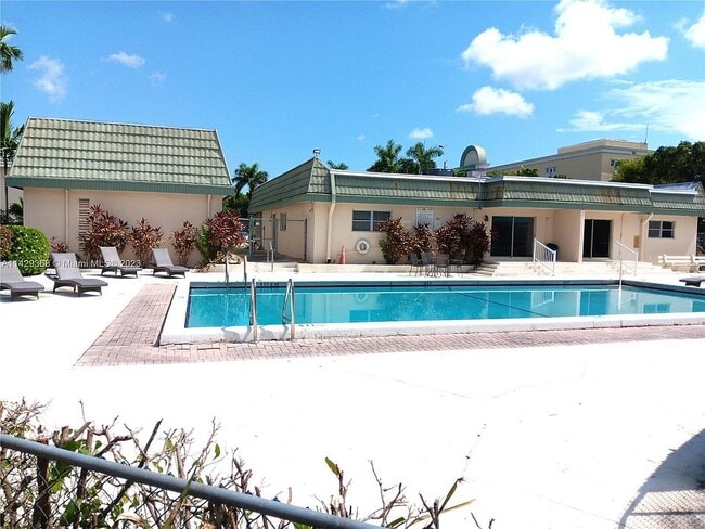 Building Photo - 5790 Stirling Rd Unit 203