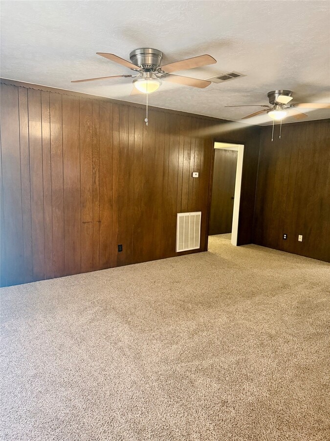 Photo - 501 E Oak St