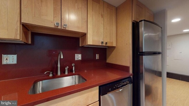 Building Photo - 4208 New Hampshire Ave NW