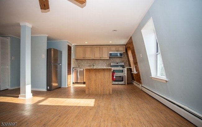 Photo - 848 River Rd