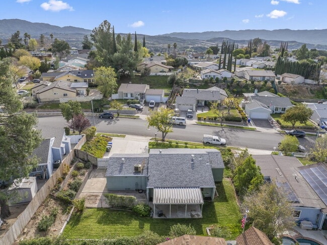 Photo - "Charming 2-Bed, 2-Bath Gem with RV Access in Santa Clarita!"