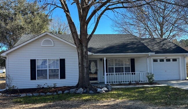 Building Photo - Beautiful 3 bedroom 2 bath house in Castlewood