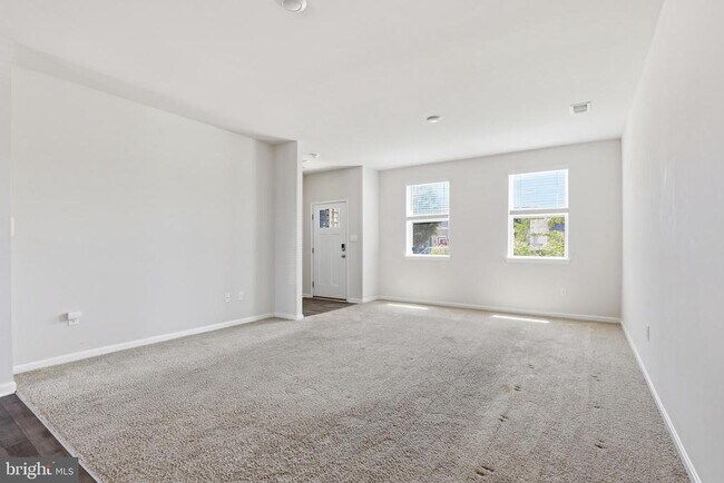 Photo - 521 Ridgely Blvd