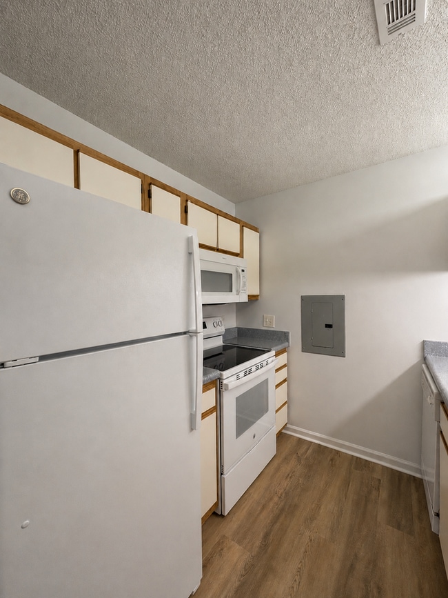 Photo - 1511 Graduate Ln