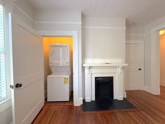 Photo - 1268 College St Unit 1