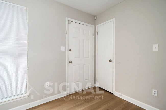 Photo - 3916 39th St N