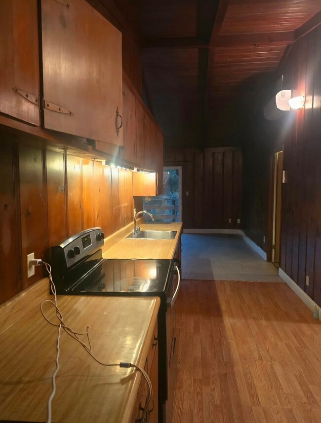 Photo - 5770 Croy Rd