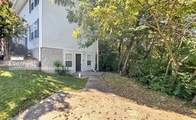 Building Photo - 213 Alpine Dr Unit c Rental