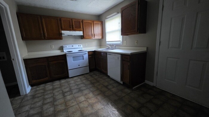 Photo - Townhouse in Mayflower Apartments