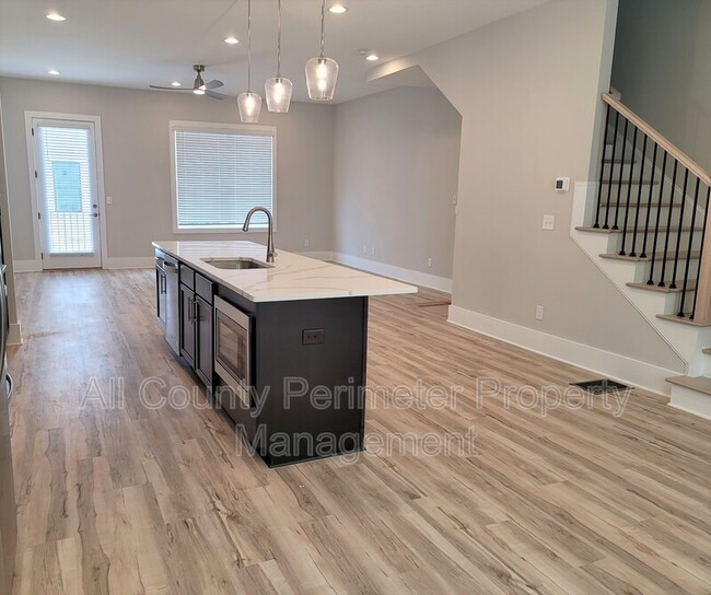 Photo - 2475 Sycamore Rd NW