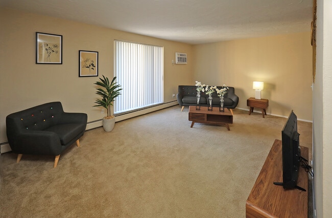 Model Suite Living Room - Westbrook Village