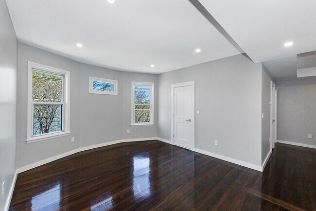 Photo - 19 Chase St Unit 3R