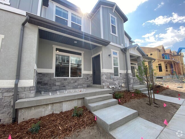 Building Photo - 3 Bd/2.5 Bathroom Townhome in Lehi