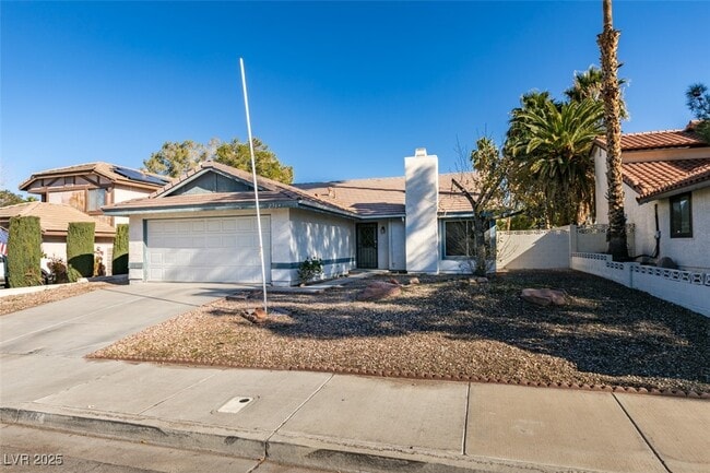 Photo - 2344 Lone Pine Dr