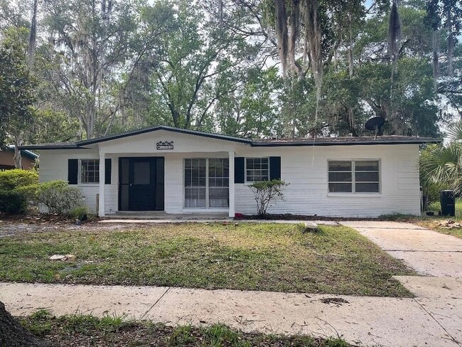 Building Photo - Charming 3-bed/1-bath single-family home available now!