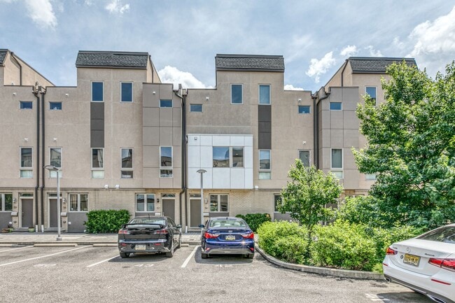 Photo - Queen Village Townhome with Parking